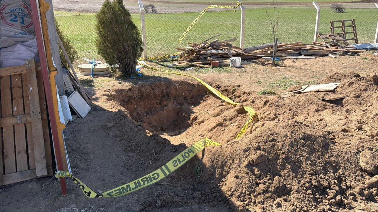 10 gündür kayıptı! Babası öldürüp bahçeye gömmüş 14